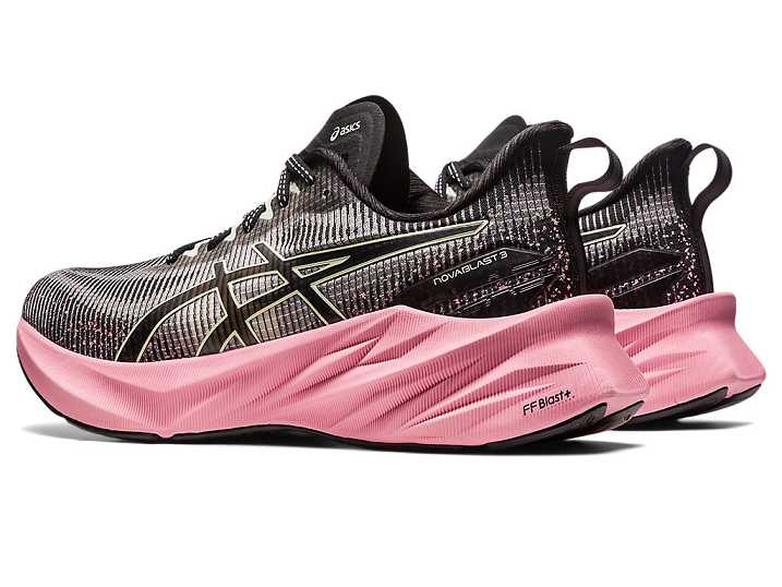 Asics NOVABLAST 3 LE Ženske Tekaški Čevlji Črne Roza | Slovenija-2586170