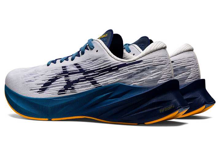 Asics NOVABLAST 3 Moški Tekaški Čevlji Bele | Slovenija-0872315